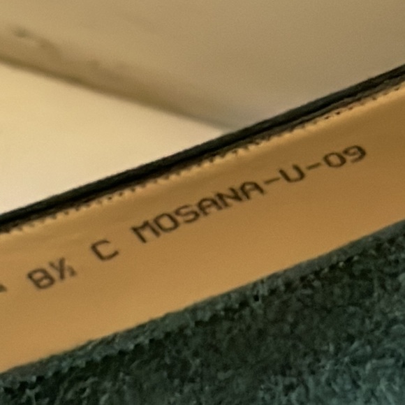 BALLY green suede heels with logo on front bow. - Picture 10 of 14